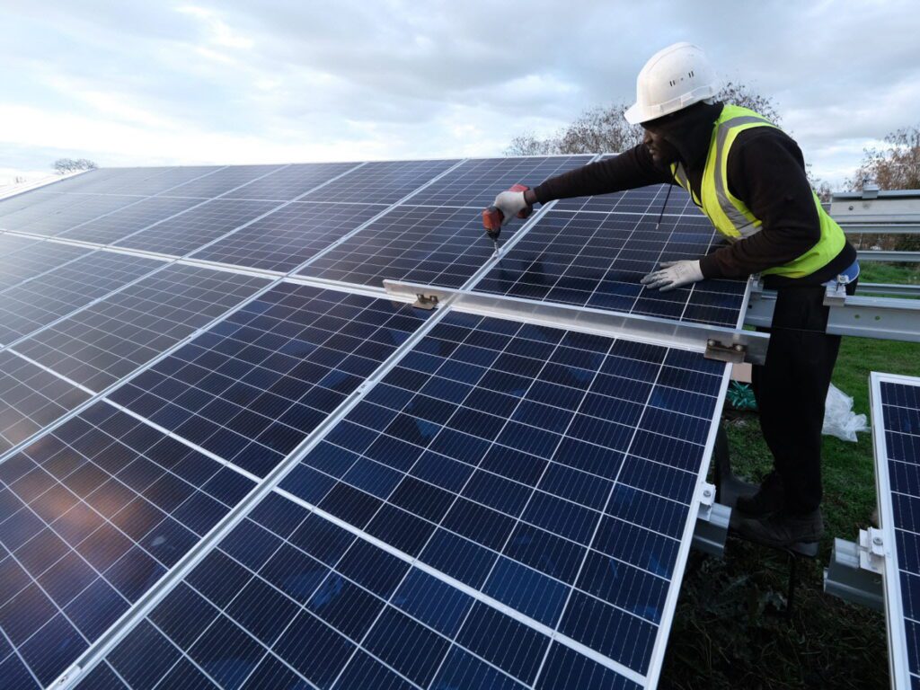 Le solaire 3.0 verra l’avènement d’une énergie solaire non-intermittente grâce aux nouveaux moyens de stockage et aux techniques de mobilisation différées de l’énergie, aboutissant ainsi à une capacité de fourniture constante.