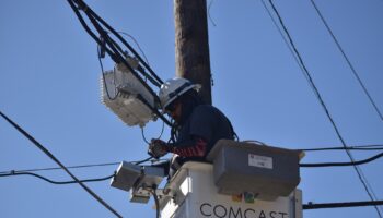 Les 25 dernières années ont été marquées par de nombreuses avancées technologiques, les services de télévision par câble s'améliorant en dépit de la concurrence du satellite.