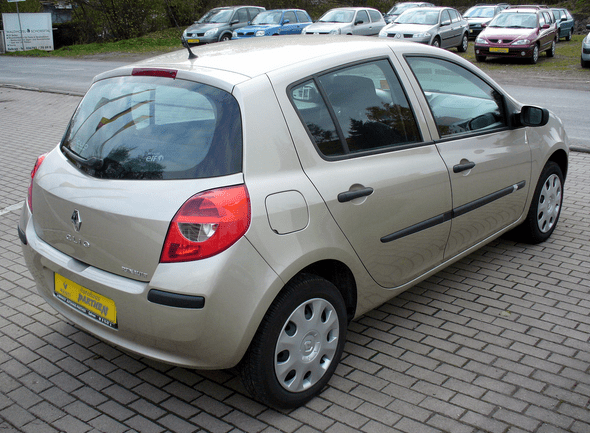 La Renault Clio 3 est l'une des citadines les plus emblématiques de l'histoire automobile. Réputée pour son design élégant, son habitabilité et son excellent rapport qualité-prix, elle a dominé les routes européennes entre 2005 et 2012. Mais est-elle toujours un bon choix sur le marché de l’occasion en 2024 ?