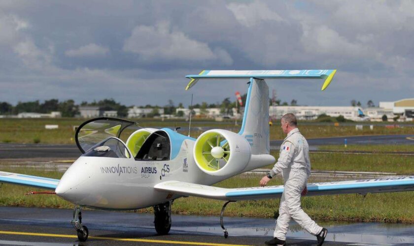 L’aéronautique verte, portée par des innovations électriques, transforme le ciel en un espace plus propre et plus durable.